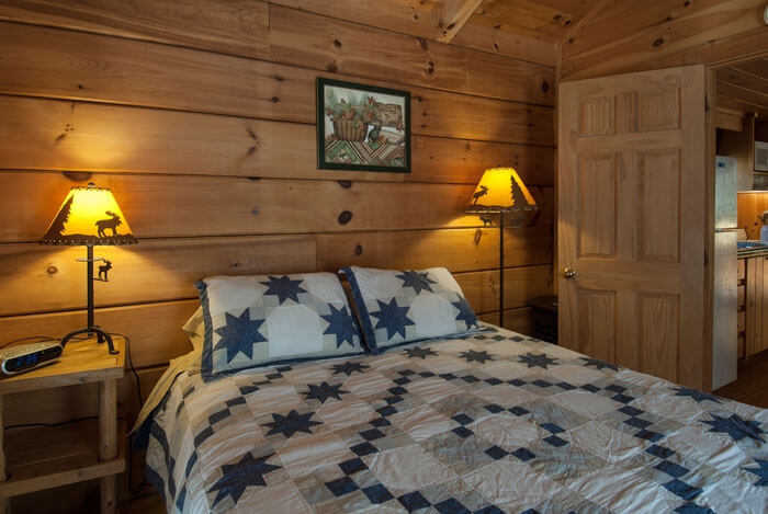 The Bear Cub - Lands Creek Log Cabins