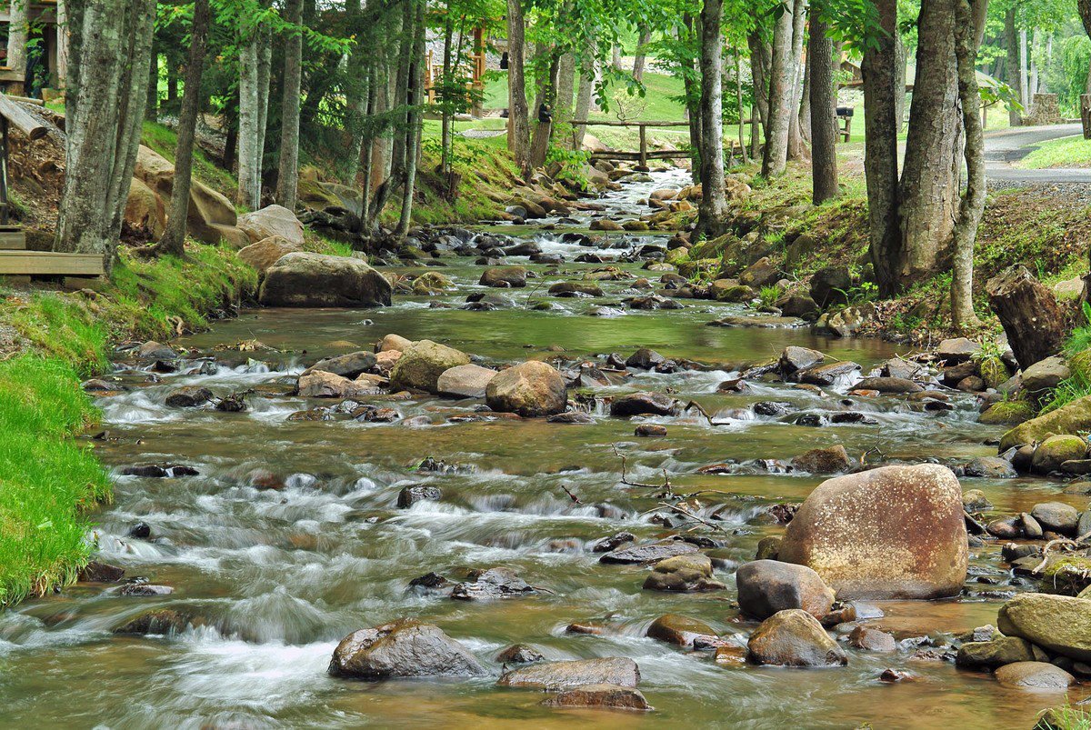 deer-run-lands-creek-log-cabins